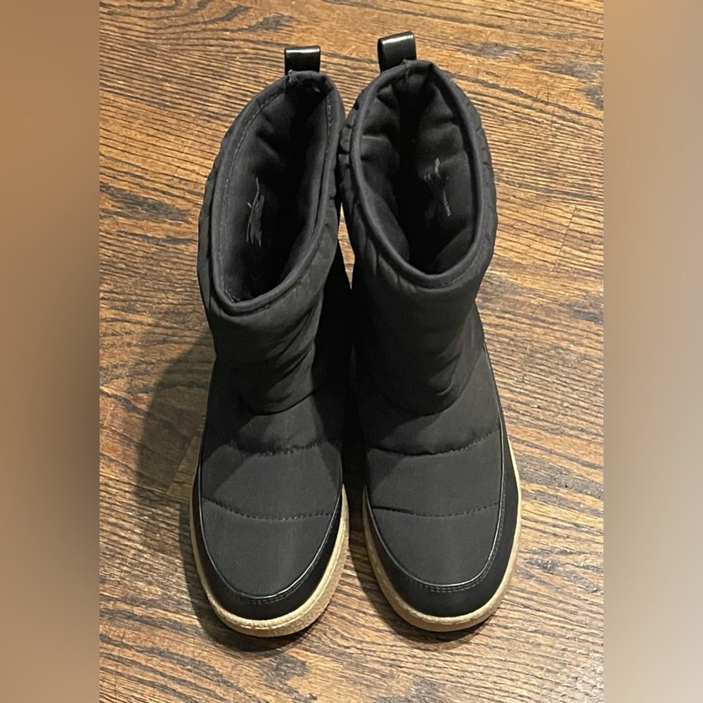 a new day  woman’s Black Quilted Winter Ankle Boot with Tan Platform Sole size 6 - Picture 5 of 14